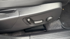 Volvo XC40 2.0 B4P Plus Dark 5dr Auto Petrol Estate